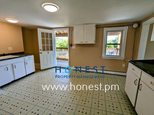 Bright 1 Bedroom with Office on top floor with amazing views