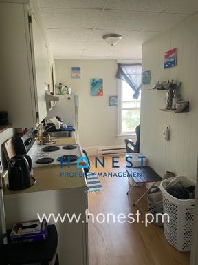 1 bed, 1 bath Light-Filled Apartment Near Downtown Brunswick