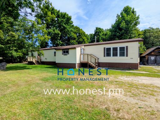 2 Bed home with Mudroom, Office & Private Setting in Litchfield