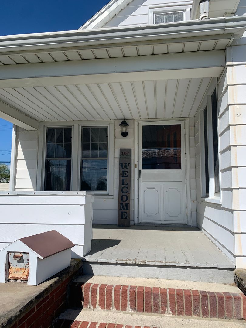 Tiffin Apartment: 107 Melmore St.
