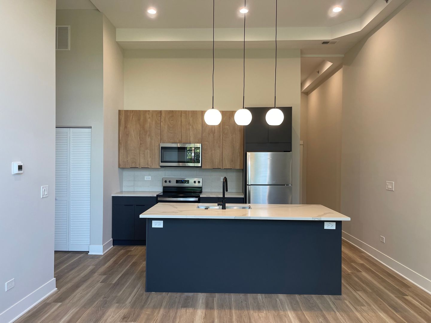 Chicago Apartment: 4641 N Ashland Ave.