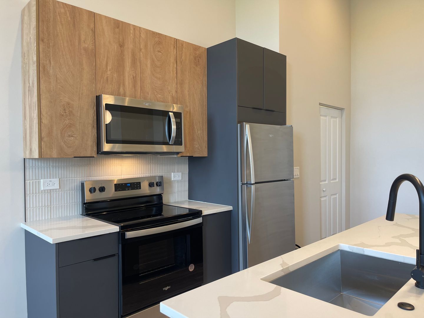 Chicago Apartment: 4641 N Ashland Ave.