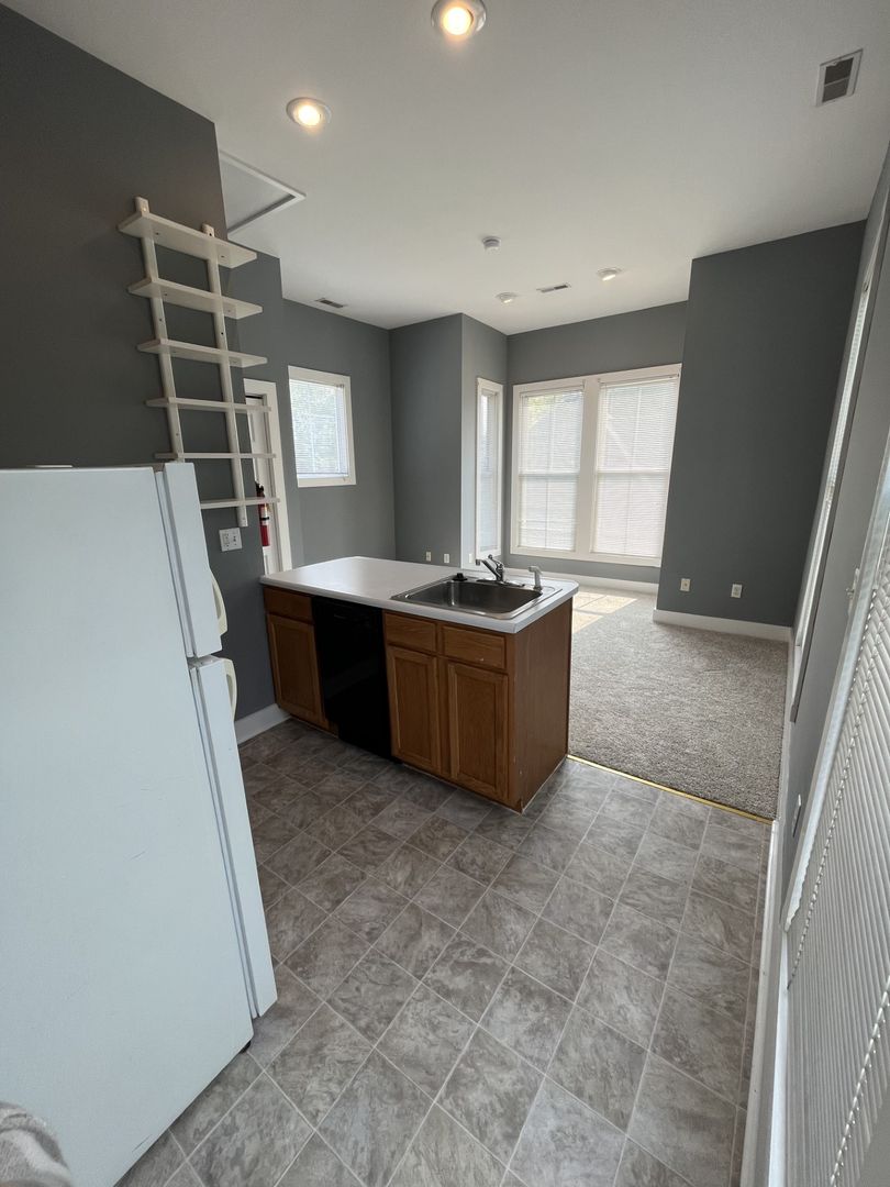 Bloomington House: 420 W. 6th Street Unit D