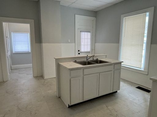 2 Bed 1 Bath Apartment – photo 1