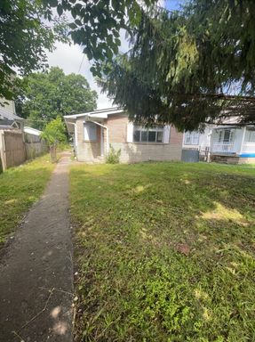Great 3 bed, 1.5 bath! Accepts Housing Programs!! – photo 1