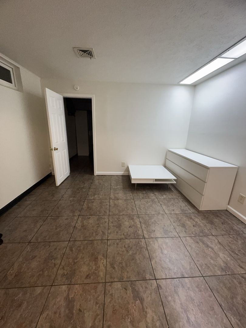 Indianapolis Apartment: 770 E 61st