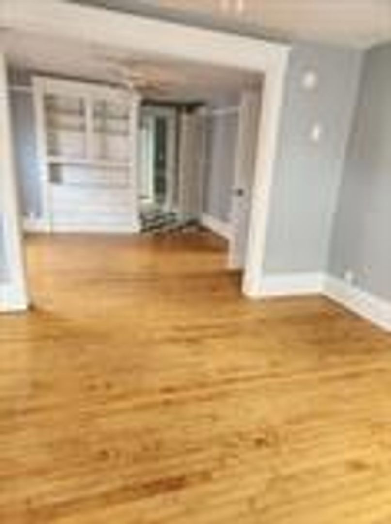 Milwaukee Apartment: 2741 N 23th St