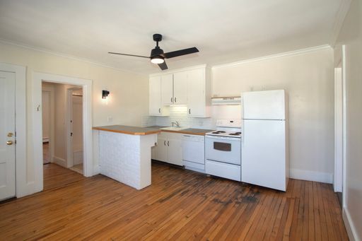 1 bedroom overlooking river downtown Dover – photo 1