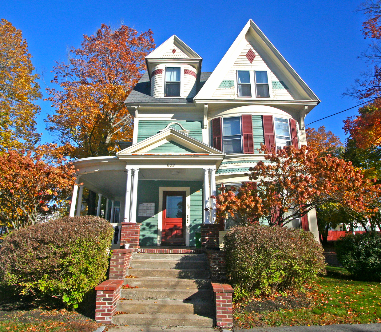 Dover Apartment: 609 Central Avenue