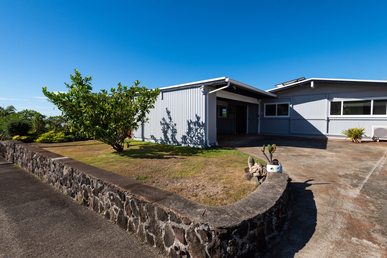 Aiea House: 98-1233 Neki Street