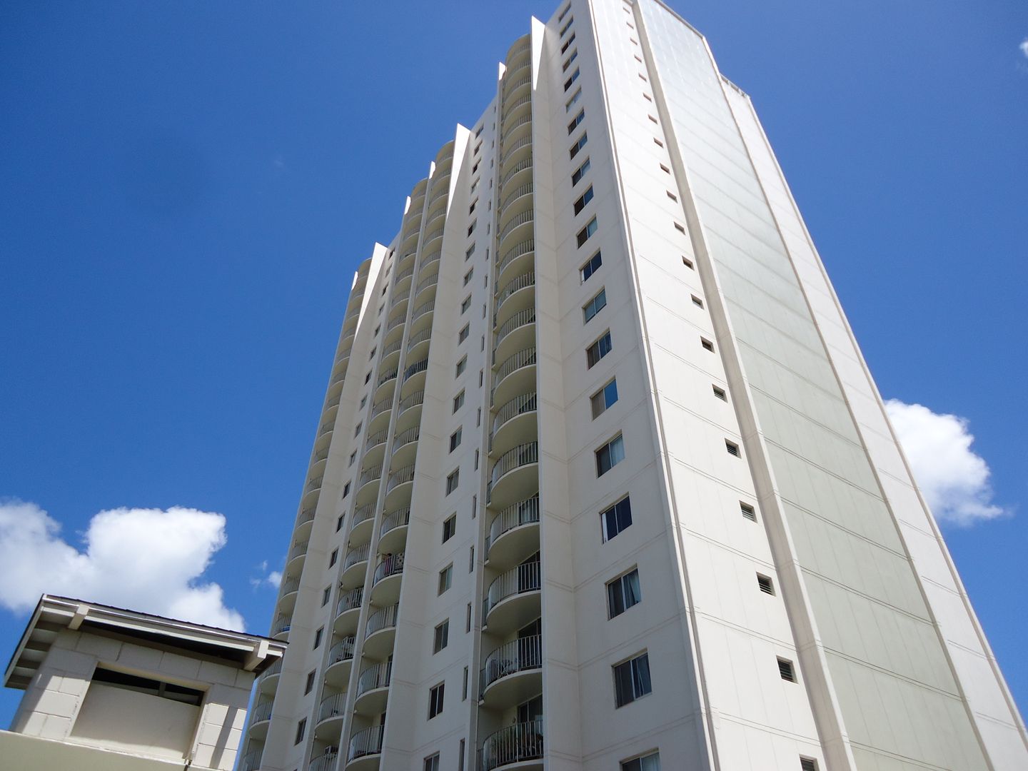 Aiea Apartment: 98-1038 Moanalua Rd.