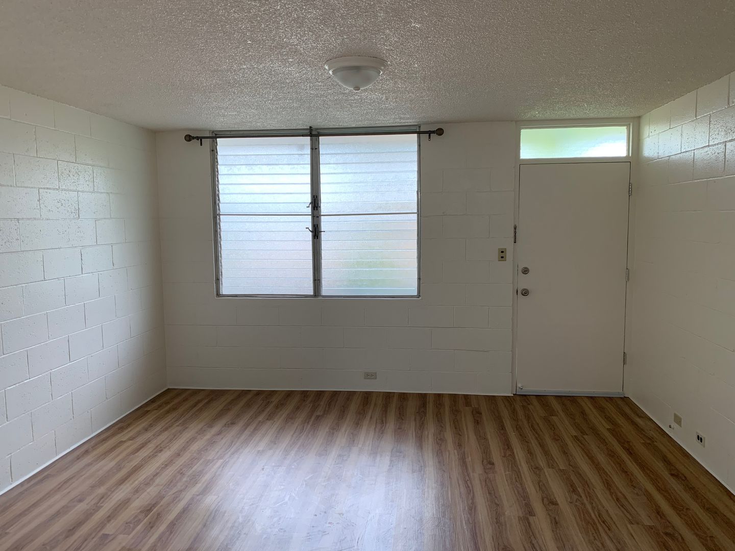 Honolulu Condo: 1653 Pensacola St. #4