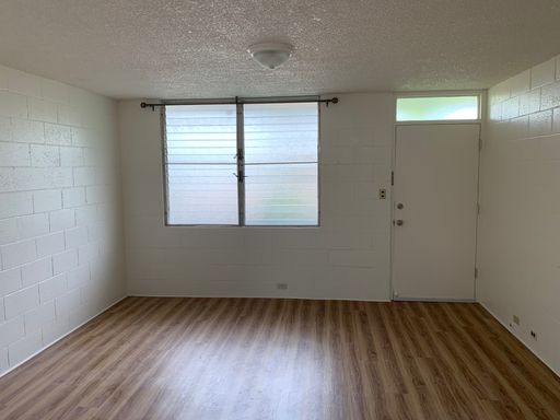 2 Bedroom 1 Bath Apartment on Pensacola Street – photo 1
