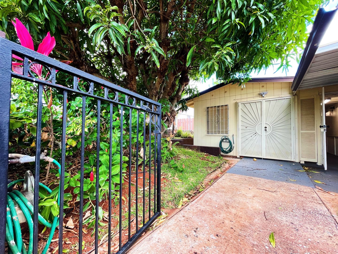 Pearl City Apartment: 1179 Paakamaa Street
