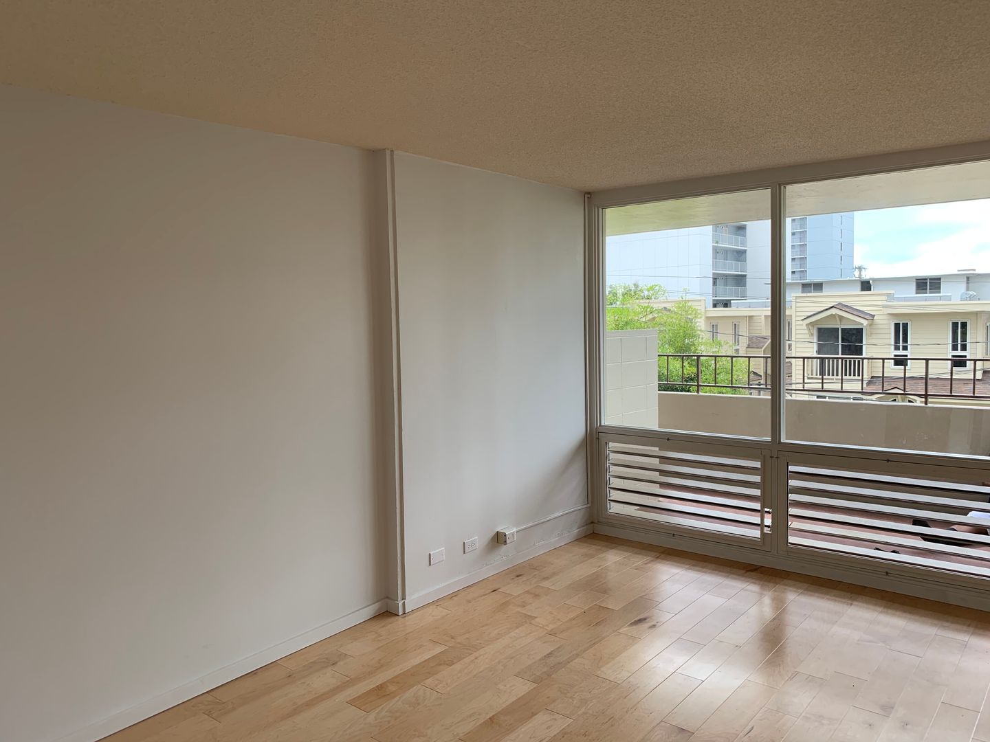 Honolulu Condo: 1710 Makiki Street, #402