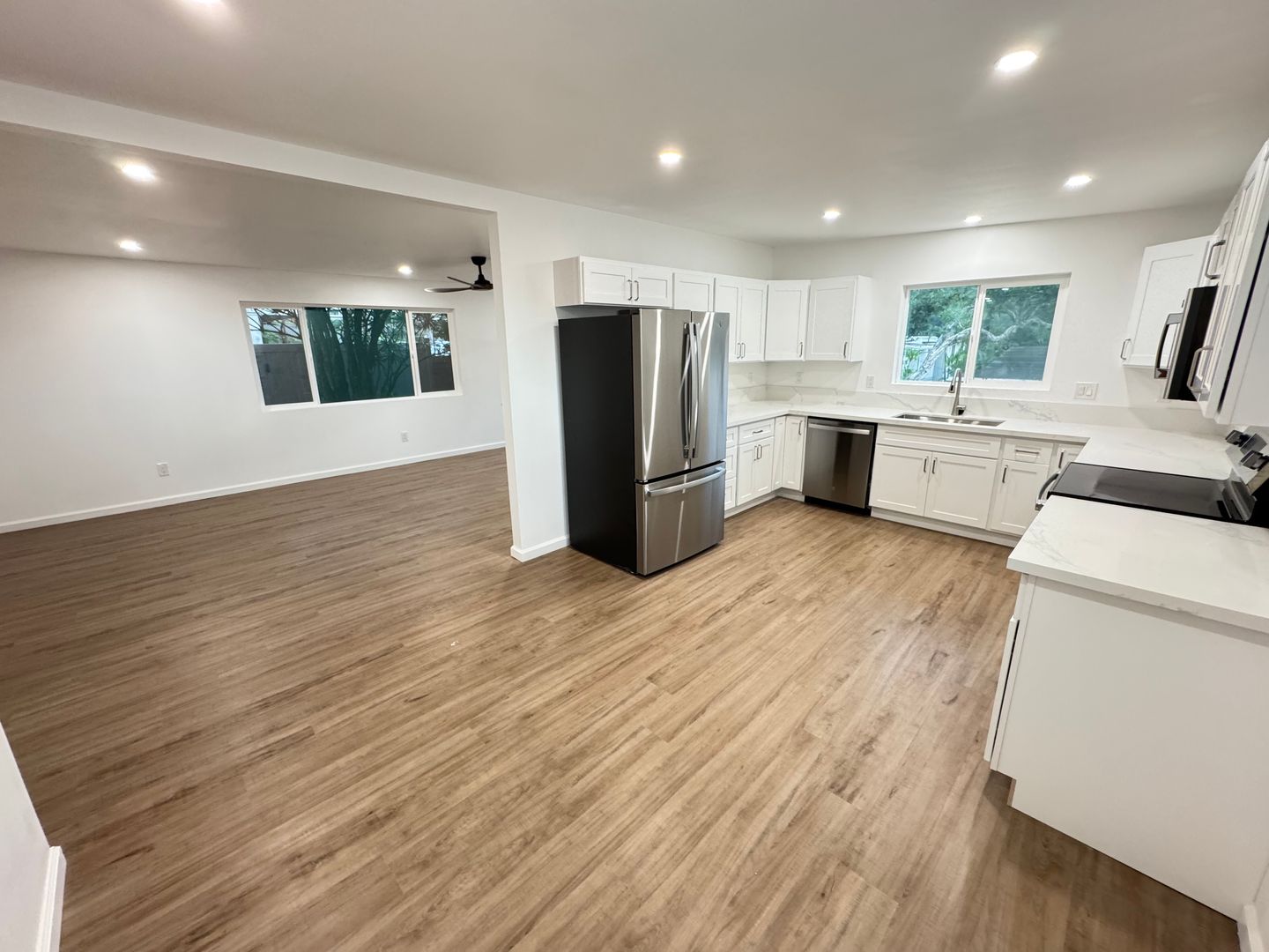 Honolulu Apartment: 3622 Kumukoa Street