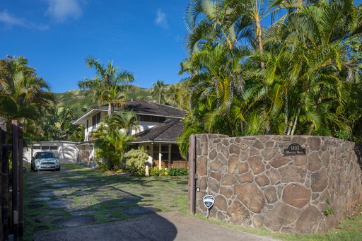 Fully Furnished Lanikai House with A/C – photo 1