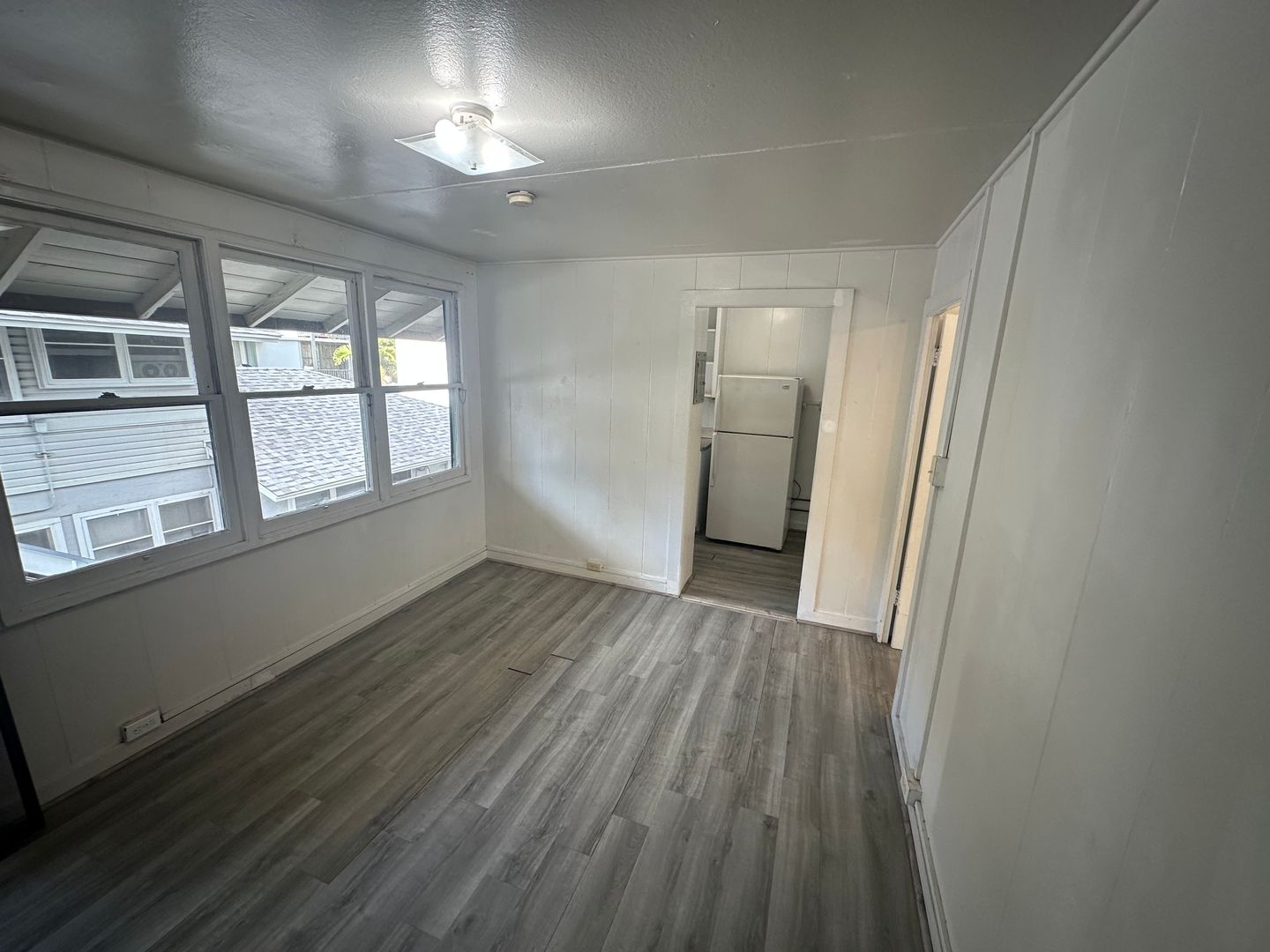 Honolulu Apartment: 428 Olohana St.