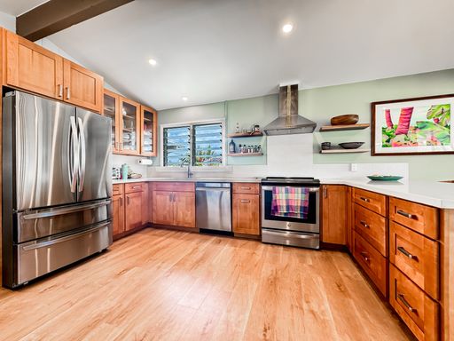 Furnished, Pet Friendly, Kailua House Fronting Canal – photo 1