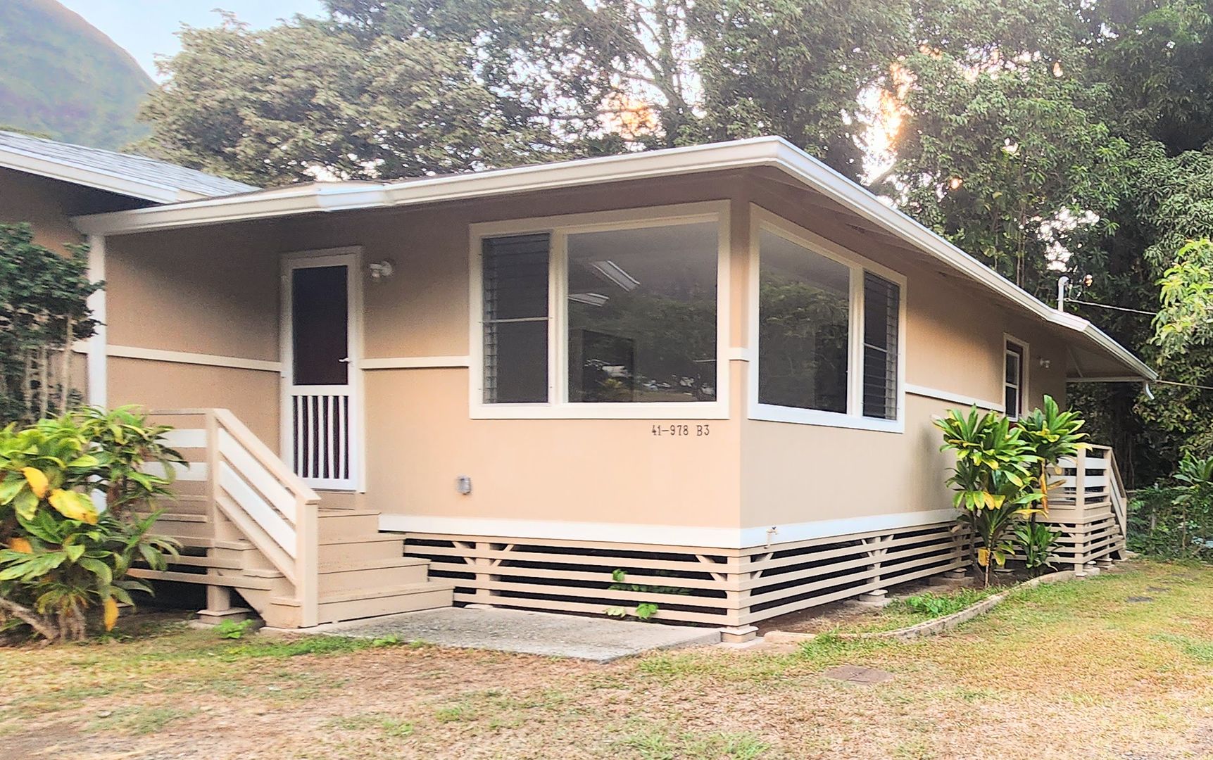 Waimanalo Apartment: 41-978B Waikupanaha St.