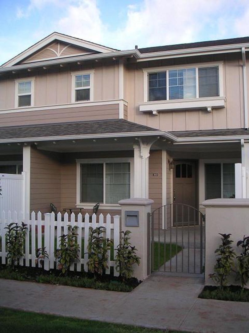 Ewa Beach Townhome: 91-2033 KAIOLI ST