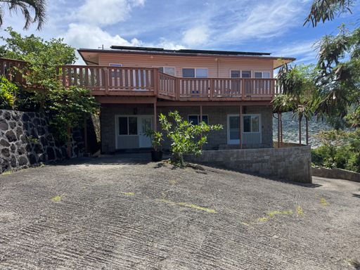 1 Bedroom / 1 Bathroom in Manoa – photo 1