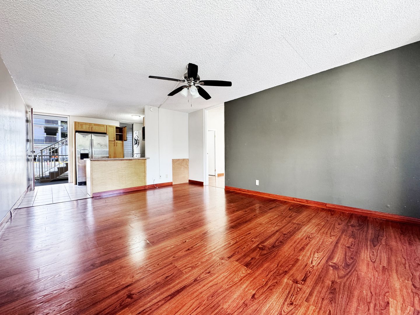 Mililani Condo: 95-055 Waikalani Drive, #H301