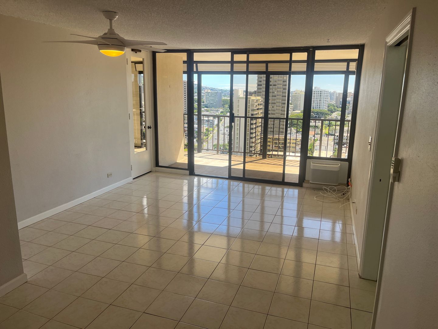 Honolulu Condo: 1201 Wilder Ave. #1601