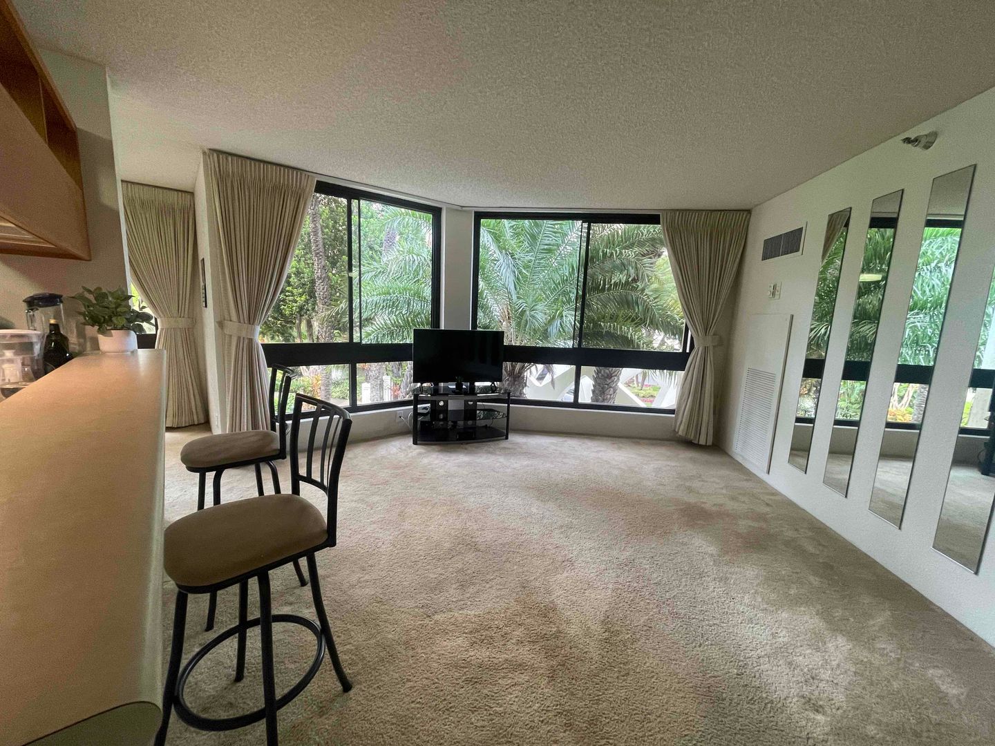 Honolulu Condo: 300 Wai Nani Wy I-201