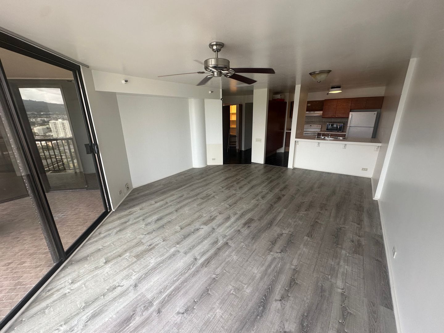 Honolulu House: 60 N Beretania St Apt 2703