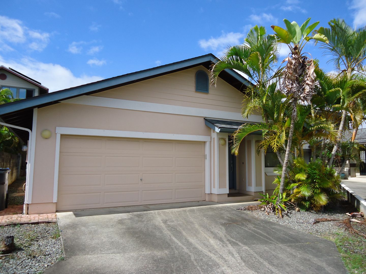 Mililani House: 95-1056 Puukoa St. #107