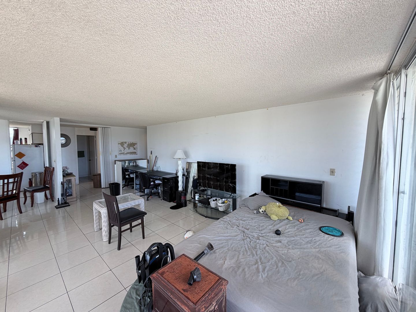 Honolulu Condo: 555 University Ave., #1900