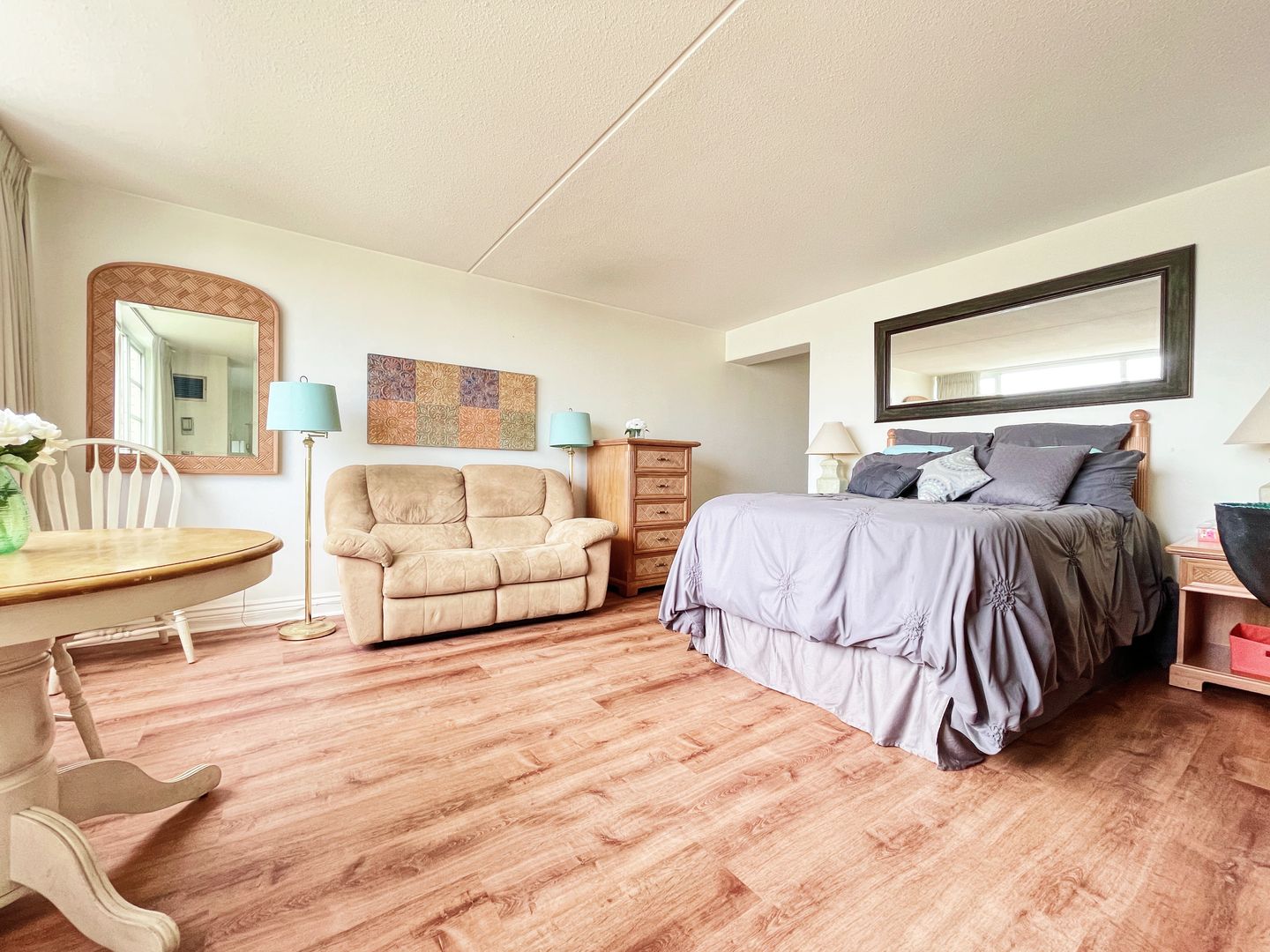Honolulu Condo: 400 Hobron Lane, #2306