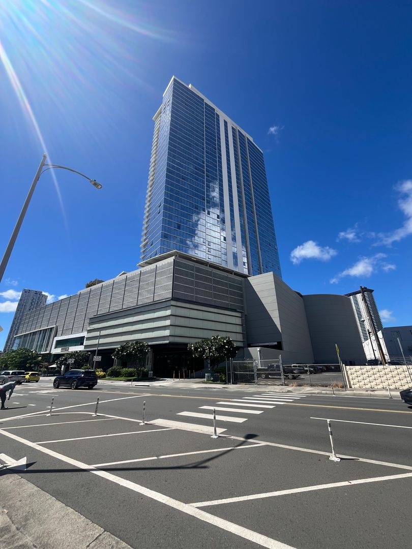 Honolulu House: 888 Kapiolani Blvd., #2012