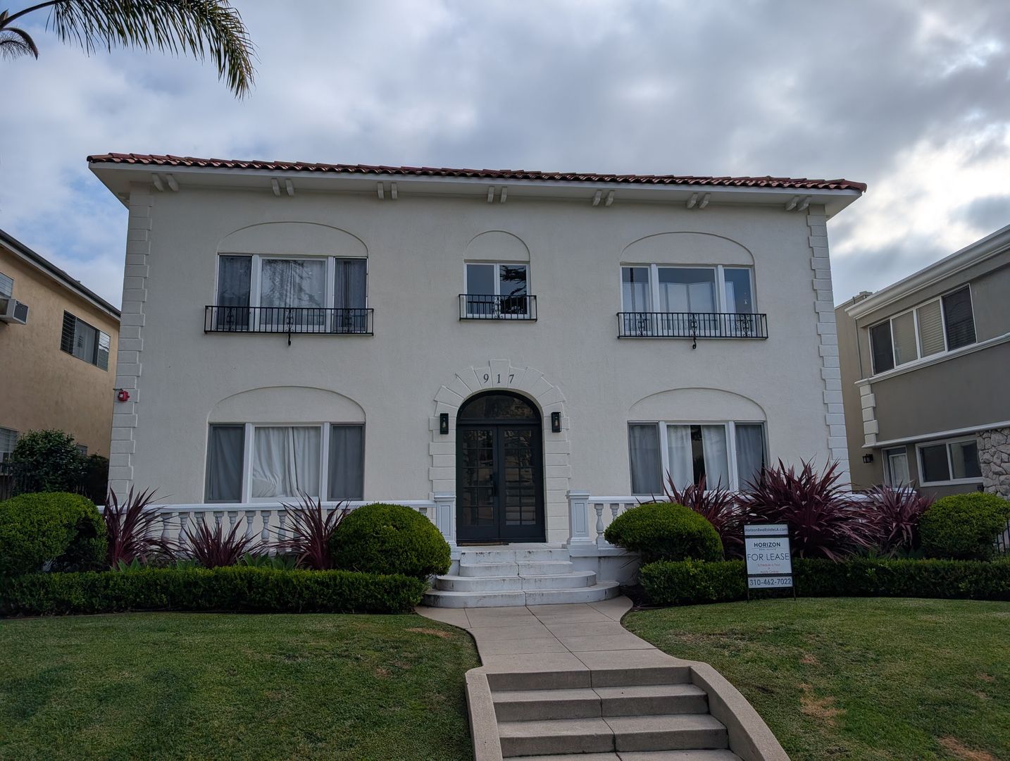 Santa Monica Apartment: 917 Lincoln Blvd.