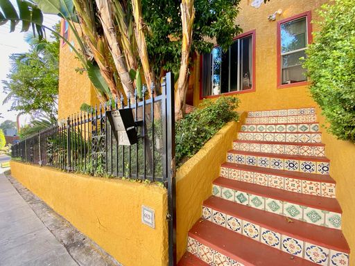 Sunset Junction / Silverlake - Renovated 2 BR Apartment – photo 1