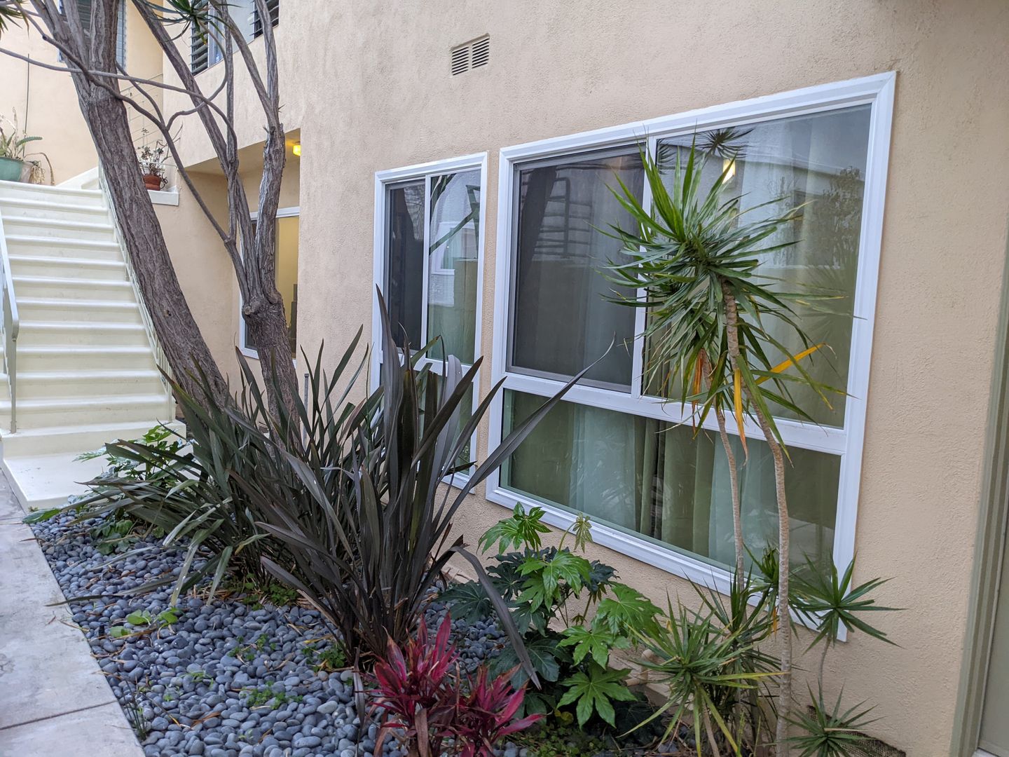 Santa Monica Apartment: 911-915 Lincoln Blvd