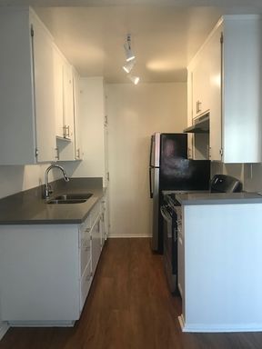 Upper level 2 BR Unit in Mar Vista – photo 1