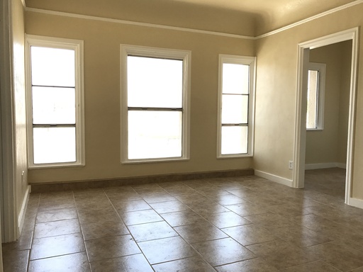 Newly Renovated Studio in Vintage Building – photo 1