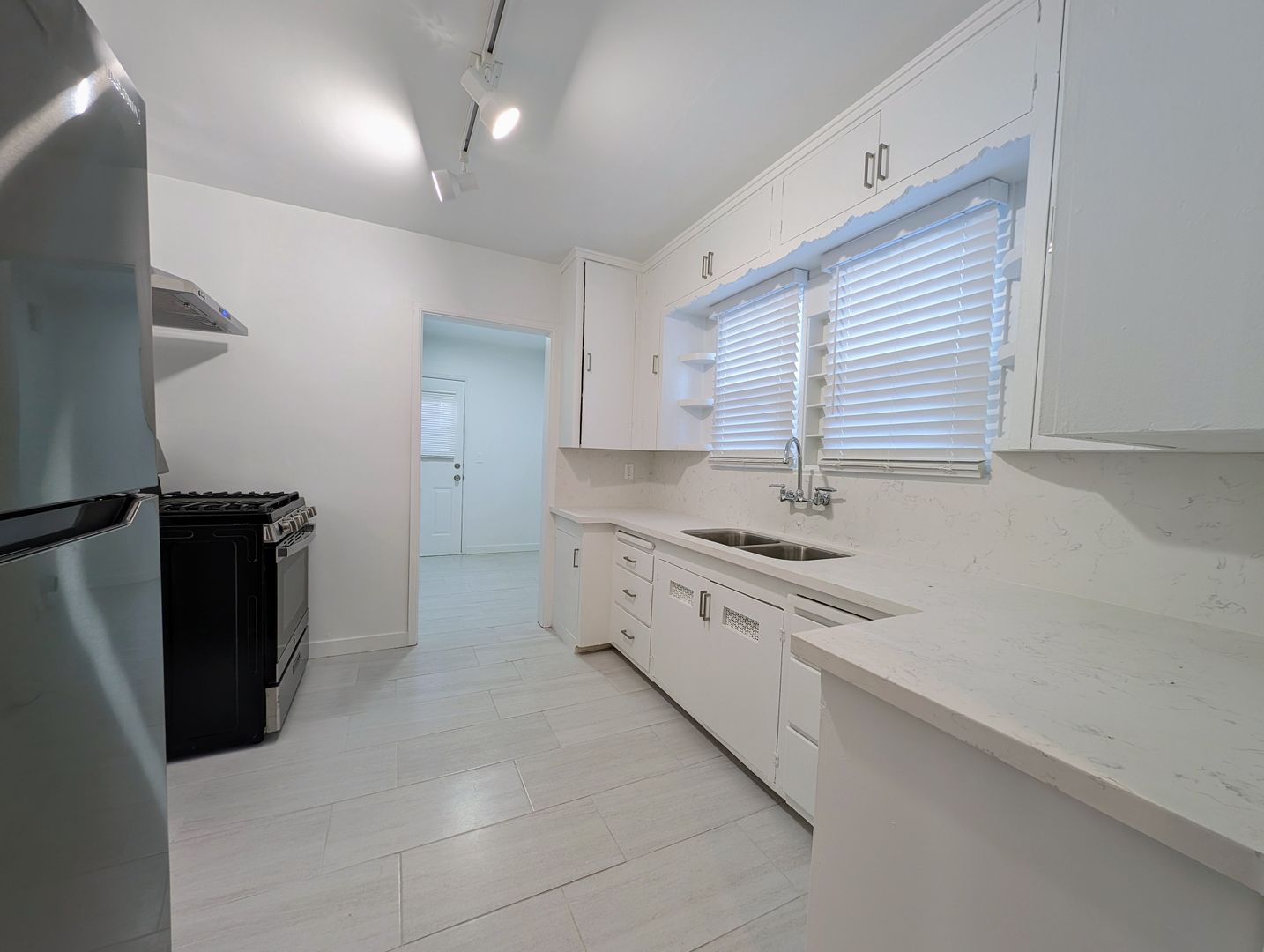 Los Angeles Apartment: 4231 - 4239 S Centinela Ave.