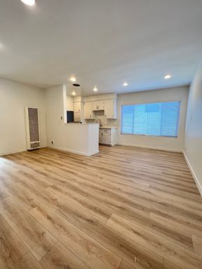 Spacious Upper level 2 Bed 2 Bath – photo 1