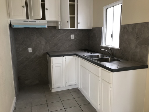 Vintage Midtown Studio - All Utilities Included! – photo 1