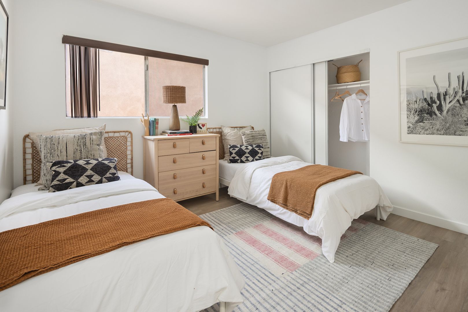 Los Angeles Apartment: 2620 Ellendale Place