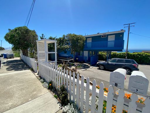Upstairs Studio in Cayucos With An Amazing Ocean View- 3302 Ocean Blvd. #1