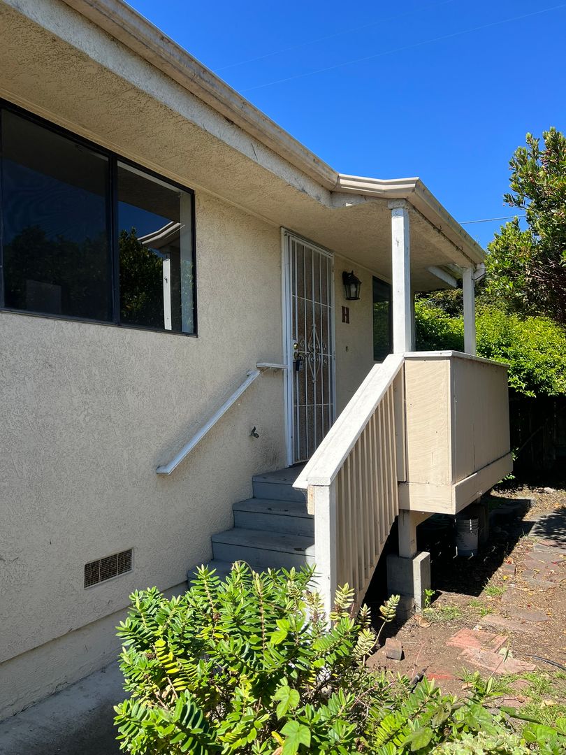 Los Osos Apartment: 2167 Mountain View