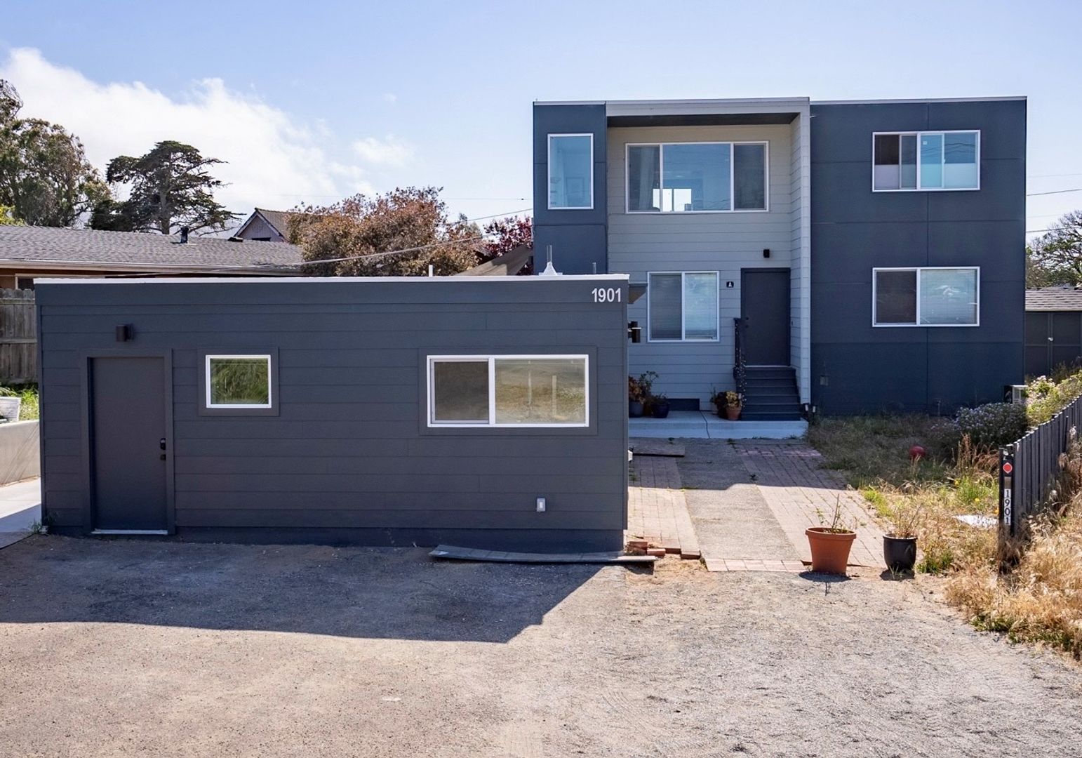 Los Osos Apartment: 1901 13th St.