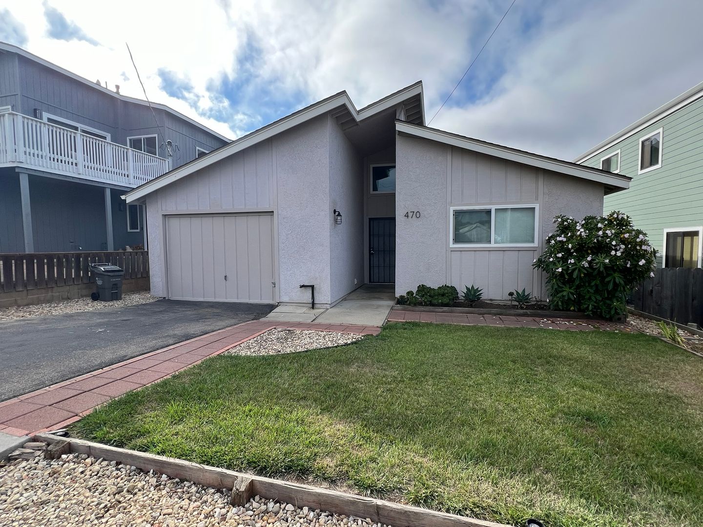 Morro Bay House: 470 Java St.