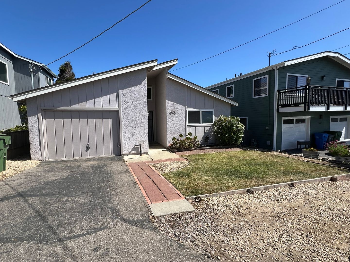 Morro Bay House: 470 Java St.