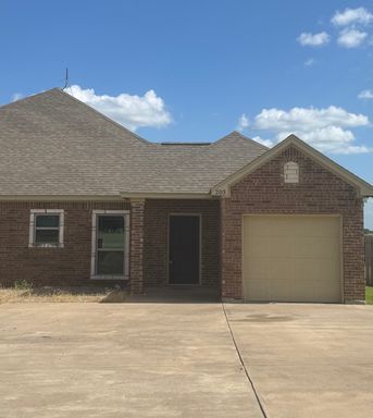 COMING SOON! Brock ISD - Lawncare Included – photo 1