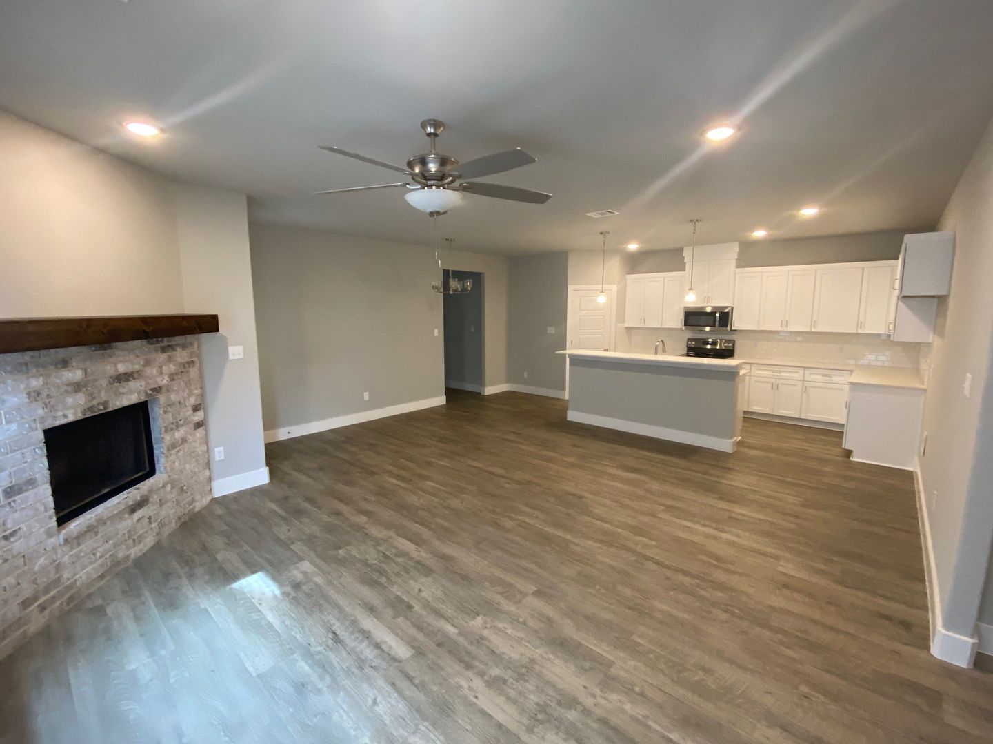 Godley House: 649 The Cottages